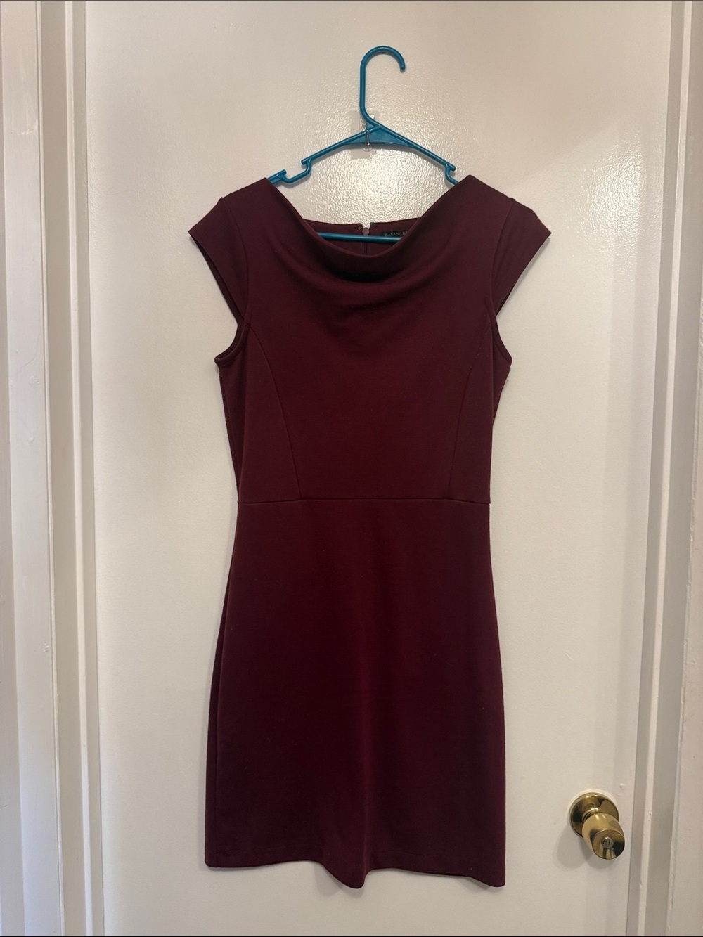Banana Republic Cap-Sleeve Sheath Dress in Burgundy